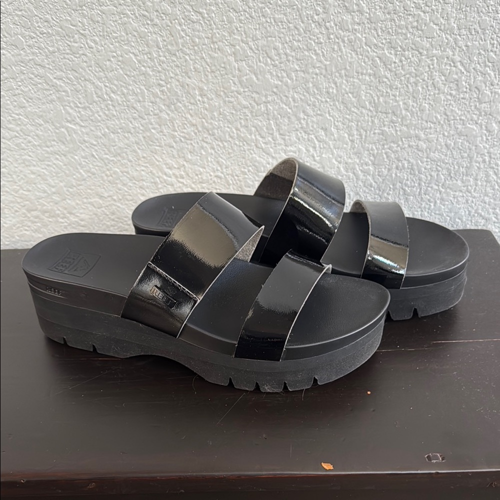 Reef Cushion Vista Higher Platform Sandal, Like New, Sz. 9, Black, slide.